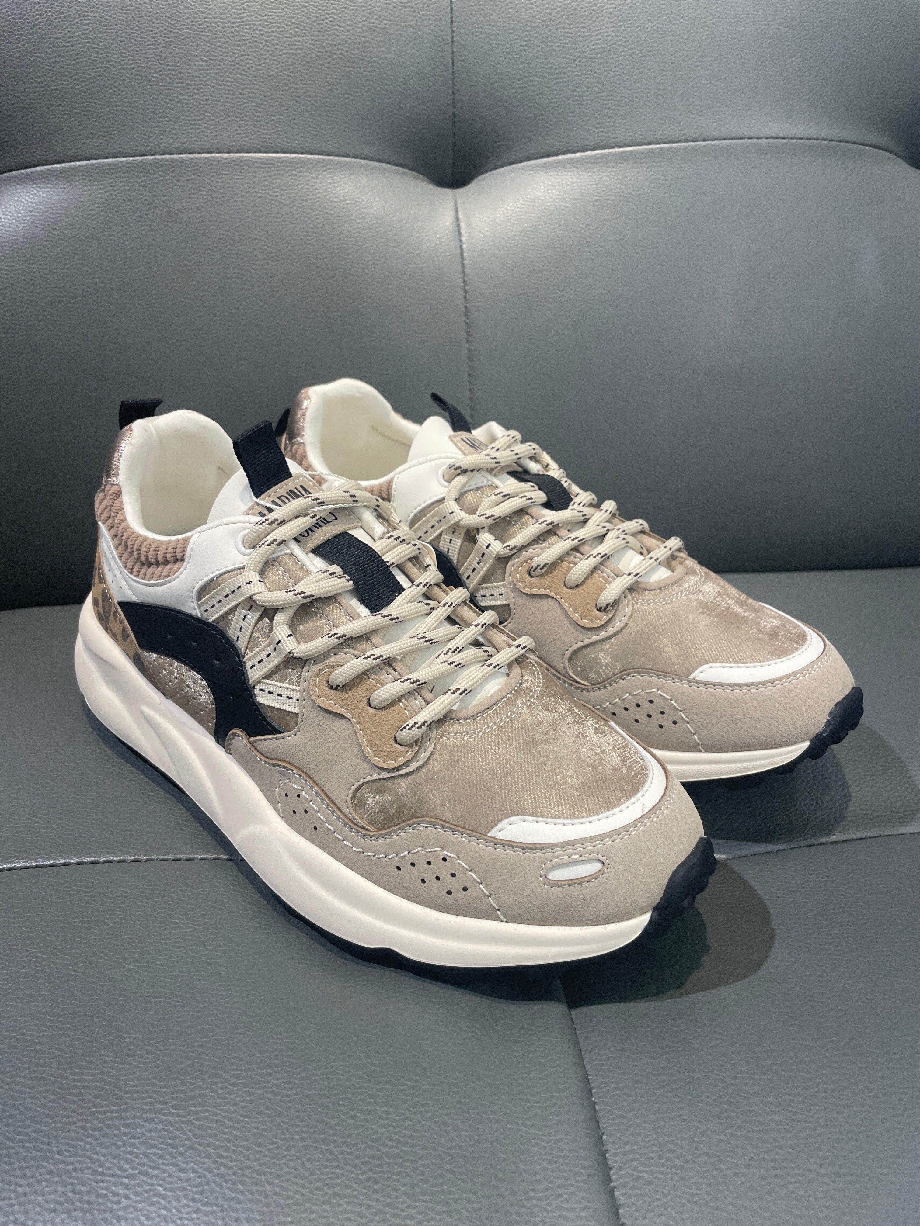 Sneaker - BEIGE