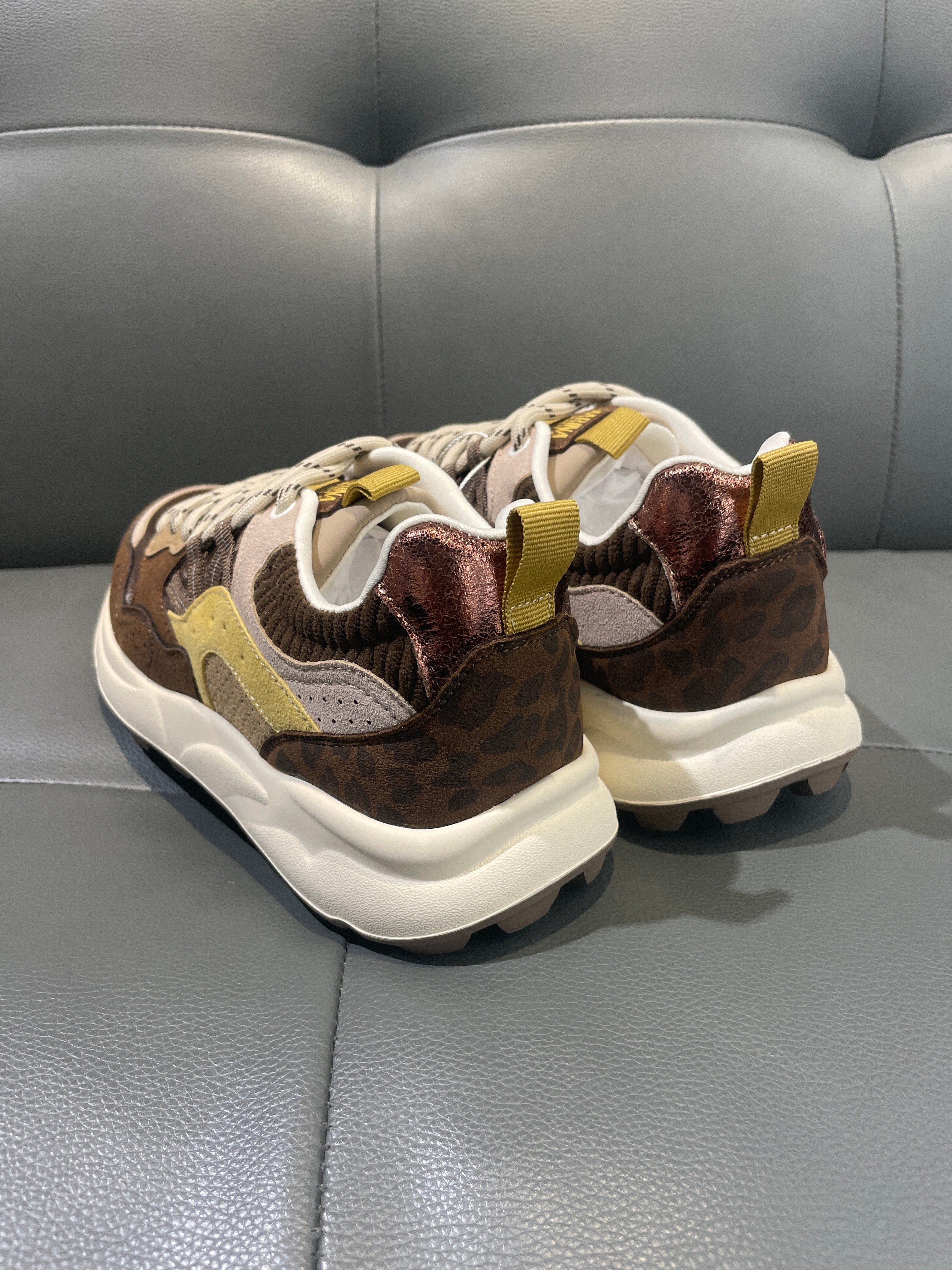 Sneaker - BROWN